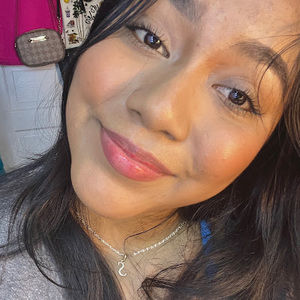 Meet your Posher, Selene